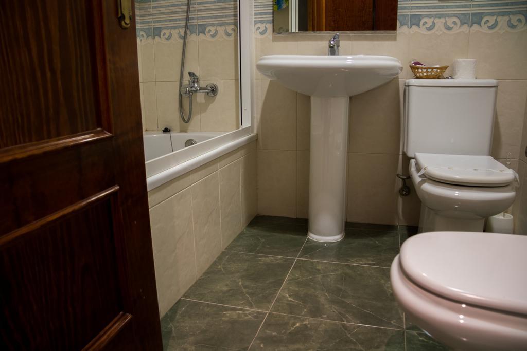 Hostal Restaurante La Curva Адра Екстер'єр фото