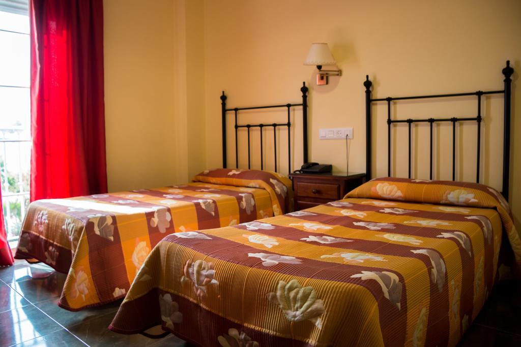 Hostal Restaurante La Curva Адра Екстер'єр фото